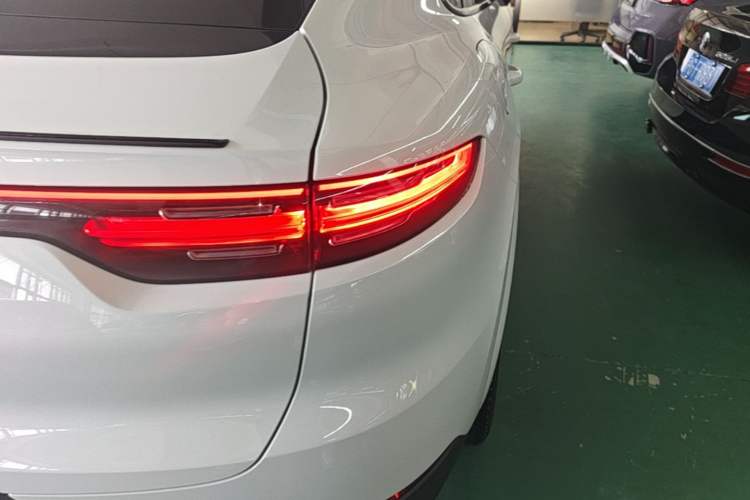 Used Porsche Cayenne 2019 Cayenne Coupé 3.0T Right Rear Taillight