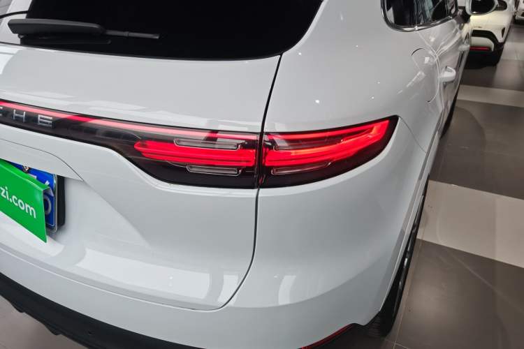 Used Porsche Cayenne 2019 Cayenne 3.0T Right Rear Taillight