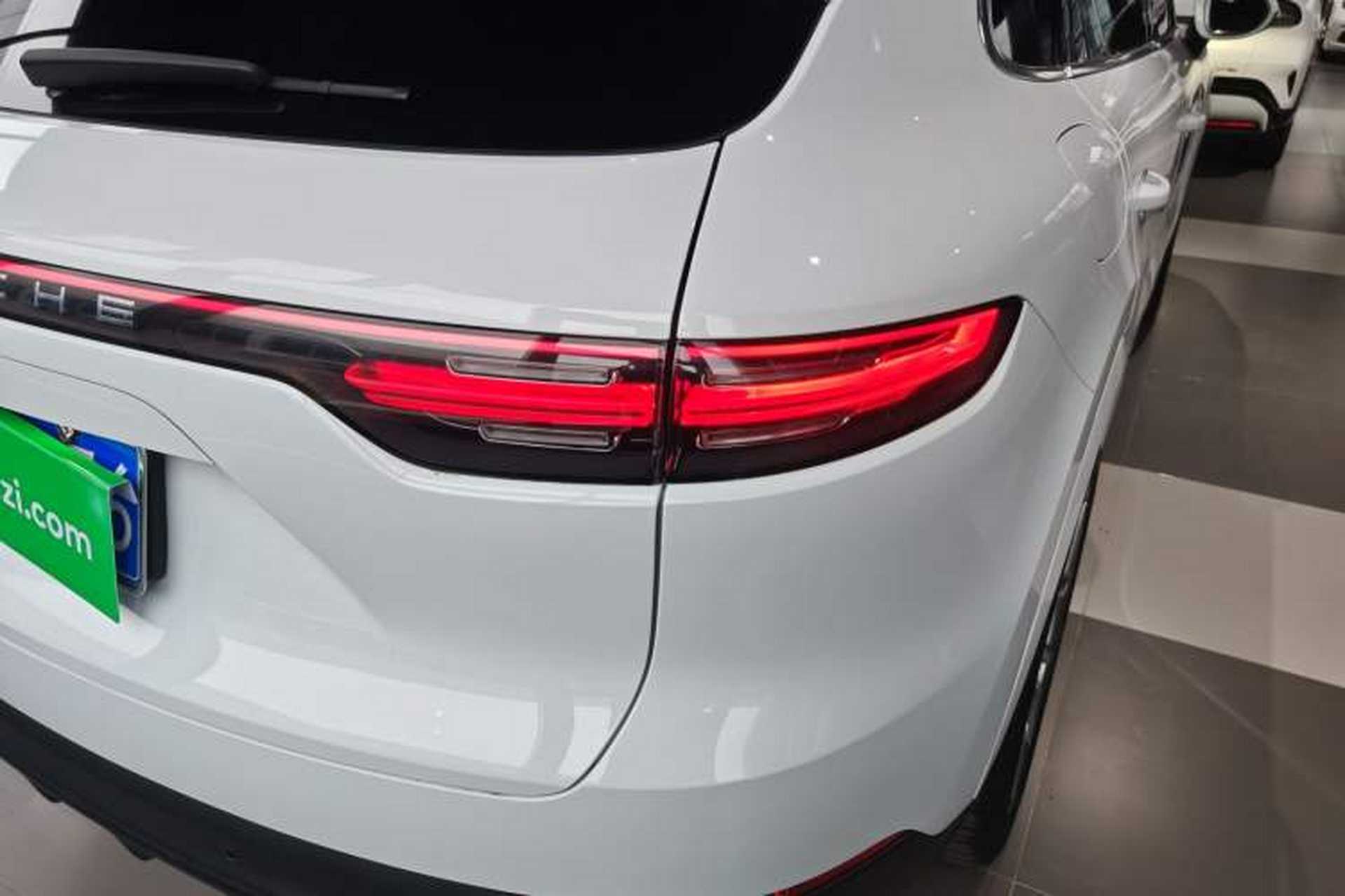 Used Porsche Cayenne 2019 Cayenne 3.0T Right Rear Taillight