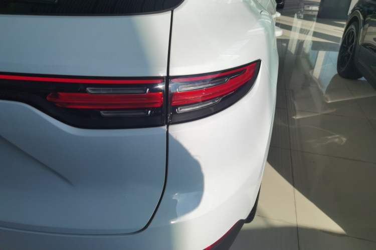 Used Porsche Cayenne 2019 Cayenne 3.0T Right Rear Taillight