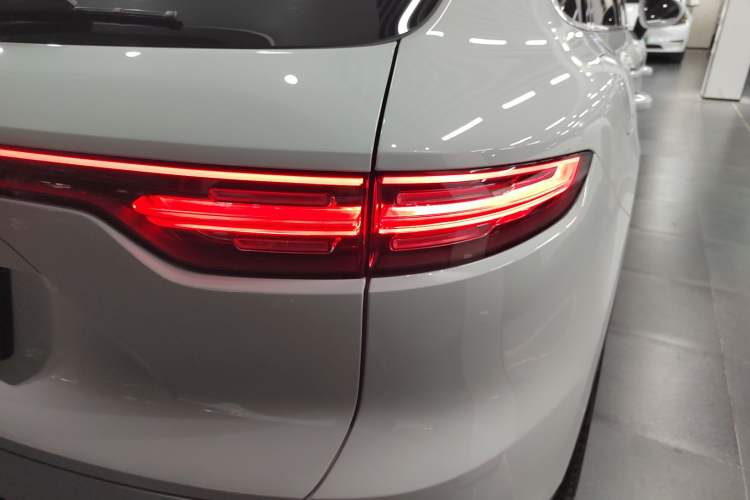 Used Porsche Cayenne 2019 Cayenne 3.0T Right Rear Taillight