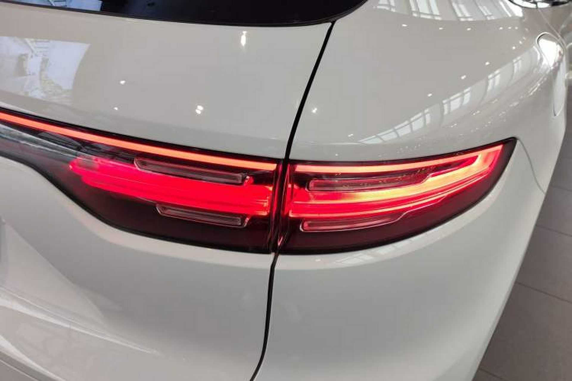 Used Porsche Cayenne 2019 Cayenne 3.0T Right Rear Taillight