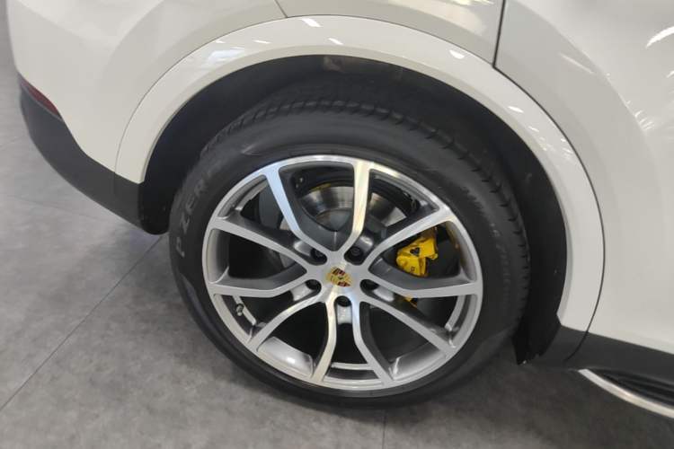 Used Porsche Cayenne 2019 Cayenne 3.0T Right Rear Wheel Hub