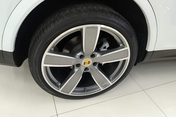 Used Porsche Cayenne 2019 Cayenne Coupé 3.0T Right Rear Wheel Hub