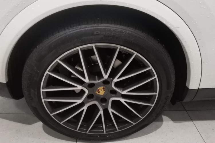 Used Porsche Cayenne 2019 Cayenne 3.0T Right Rear Wheel Hub