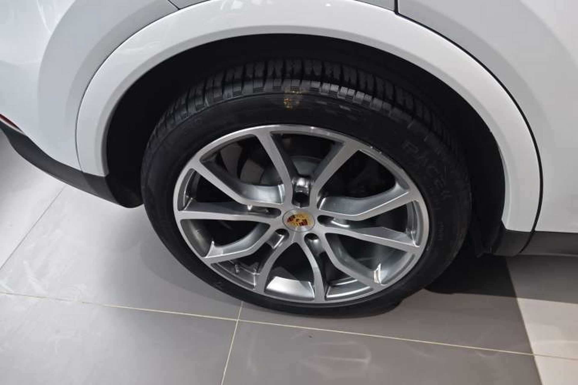 Used Porsche Cayenne 2019 Cayenne 3.0T Right Rear Wheel Hub