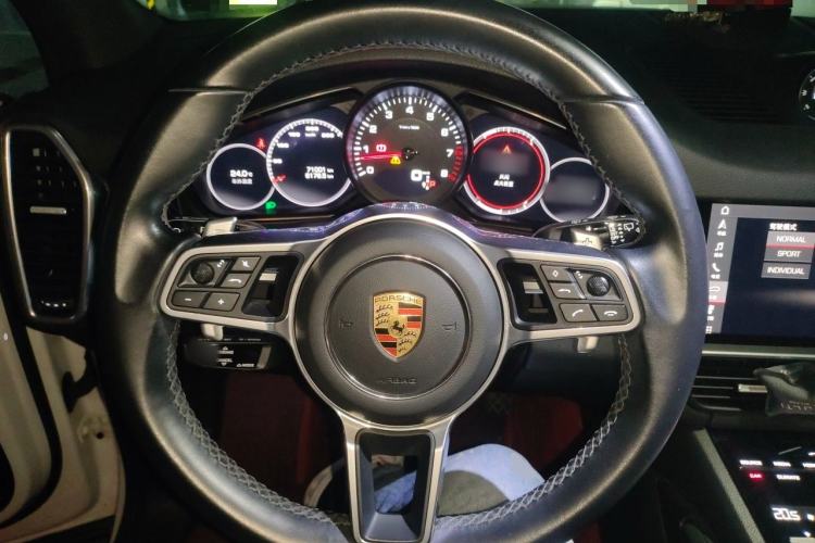 Used Porsche Cayenne 2019 Cayenne 3.0T Steering Wheel