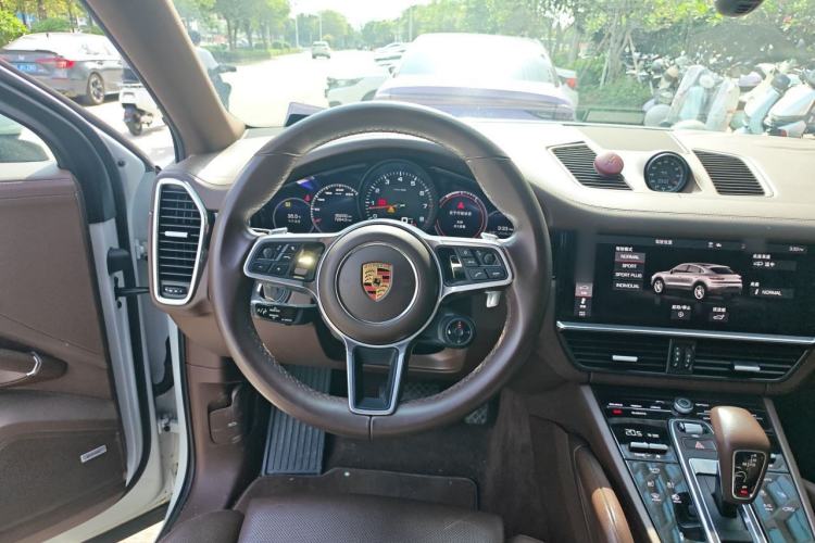 Used Porsche Cayenne 2019 Cayenne Coupé 3.0T Steering Wheel