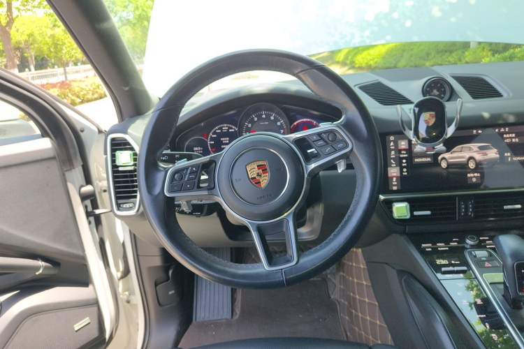 Used Porsche Cayenne 2019 Cayenne 3.0T Steering Wheel