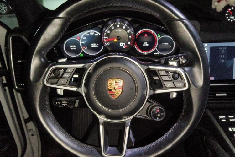Used Porsche Cayenne 2019 Cayenne Coupé 3.0T Steering Wheel