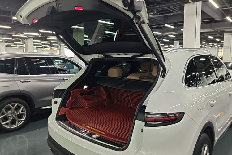 Used Porsche Cayenne 2019 Cayenne 3.0T Trunk