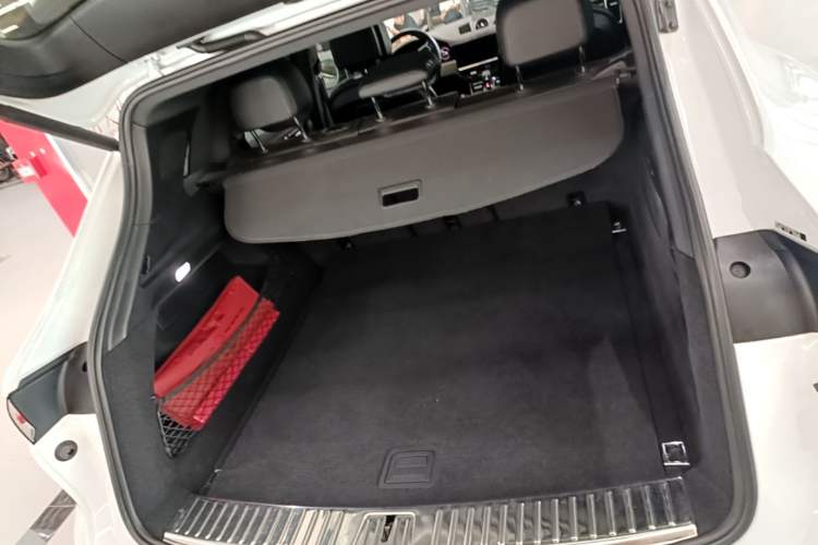 Used Porsche Cayenne 2019 Cayenne 3.0T Trunk