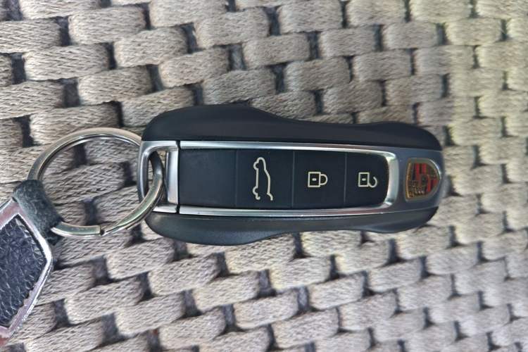 Used Porsche Cayenne 2019 Cayenne Coupé 3.0T Vehicle Key