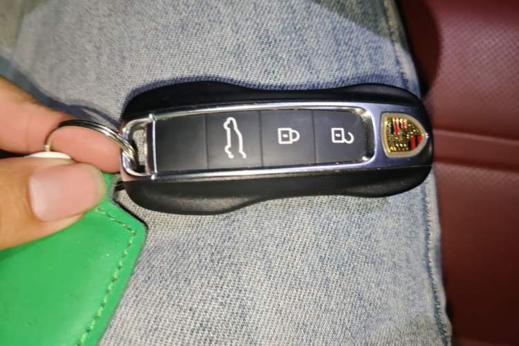 Used Porsche Cayenne 2019 Cayenne Coupé 3.0T Vehicle Key