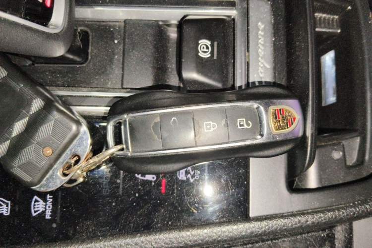 Used Porsche Cayenne 2019 Cayenne Coupé 3.0T Vehicle Key