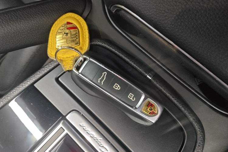 Used Porsche Cayenne 2019 Cayenne Coupé 3.0T Vehicle Key