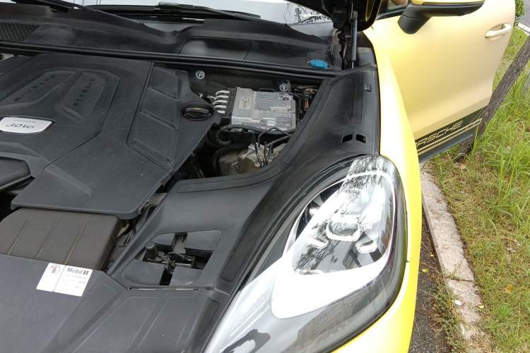Used Porsche Cayenne 2019 Cayenne 3.0T Engine Bay Left