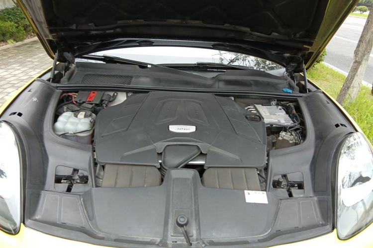 Used Porsche Cayenne 2019 Cayenne 3.0T Engine Bay