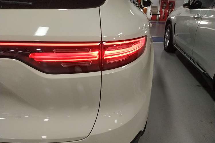 Used Porsche Cayenne 2019 Cayenne 3.0T Exterior 1