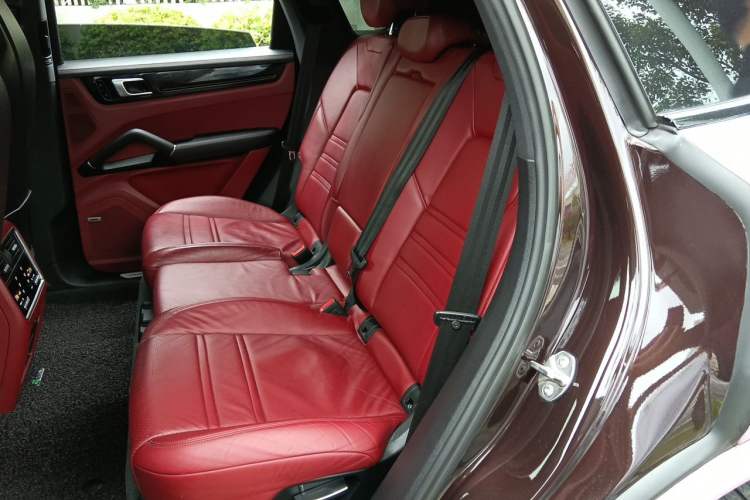 Used Porsche Cayenne 2019 Cayenne 3.0T Left Rear Seat