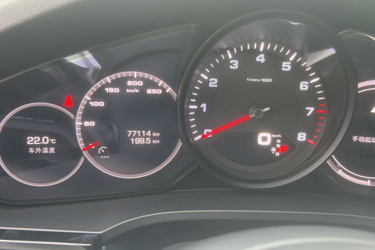Used Porsche Cayenne 2019 Cayenne 3.0T Odometer Close Up