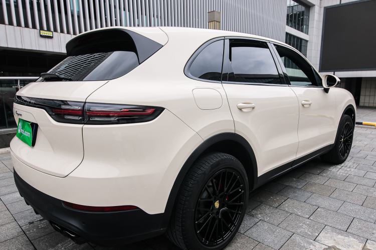 Used Porsche Cayenne 2019 Cayenne 3.0T Rear Right 45 Deg