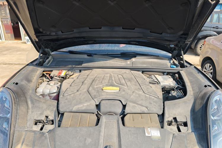 Used Porsche Cayenne 2020 Cayenne S 2.9T Engine Bay