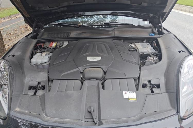 Used Porsche Cayenne 2020 Cayenne S 2.9T Engine Bay