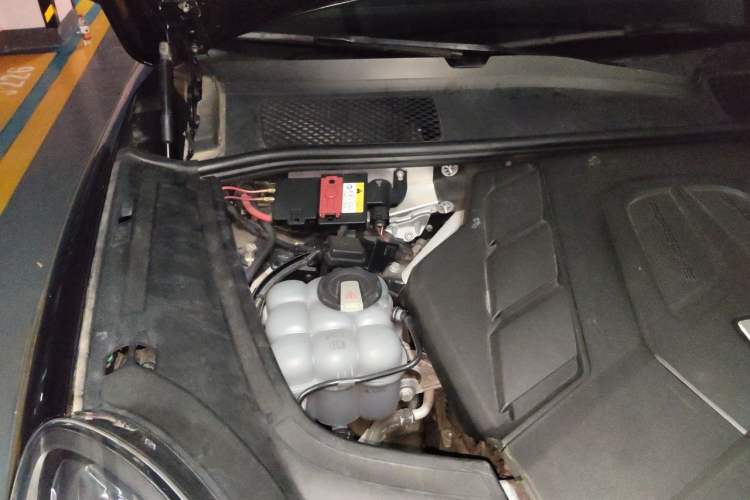 Used Porsche Cayenne 2020 Cayenne S 2.9T Engine Bay Right