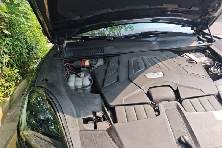 Used Porsche Cayenne 2020 Cayenne S 2.9T Engine Bay Right