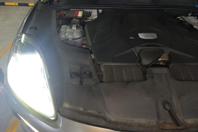 Used Porsche Cayenne  Engine Bay Right