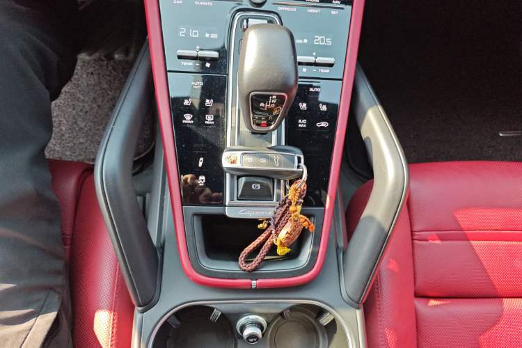 Used Porsche Cayenne 2020 Cayenne S 2.9T Gear Lever