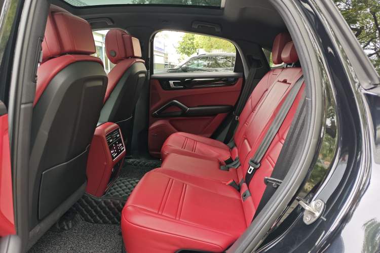 Used Porsche Cayenne 2020 Cayenne S Coupé 2.9T Interior 2