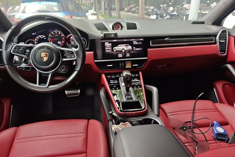Used Porsche Cayenne 2020 Cayenne S Coupé 2.9T Interior 2