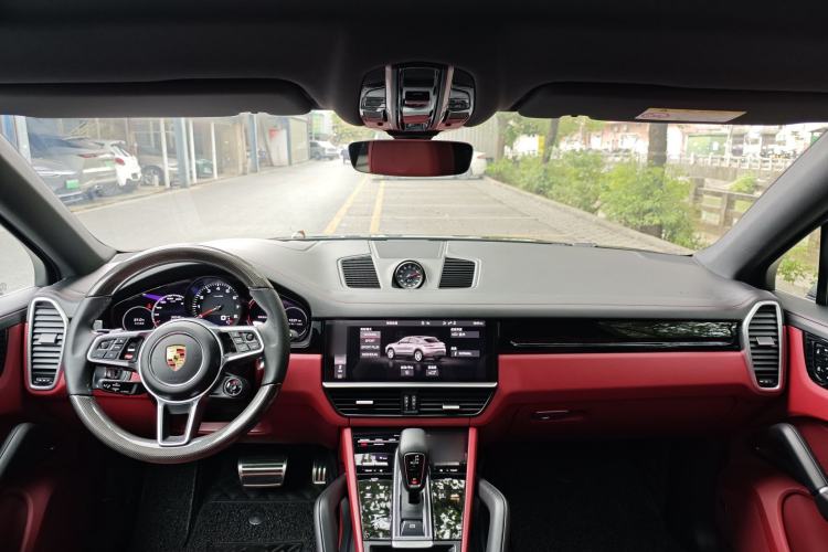 Used Porsche Cayenne 2020 Cayenne S Coupé 2.9T Interior 5