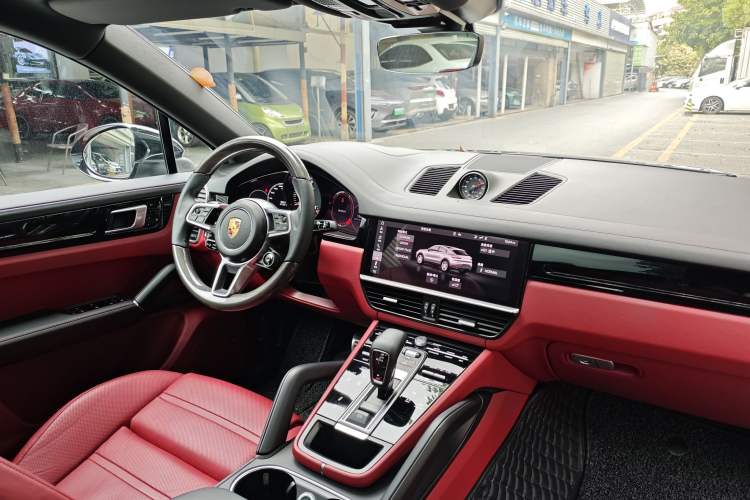 Used Porsche Cayenne 2020 Cayenne S Coupé 2.9T Interior 6