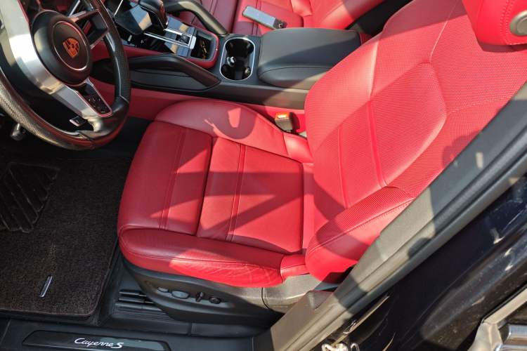 Used Porsche Cayenne 2020 Cayenne S 2.9T Left Front Seat