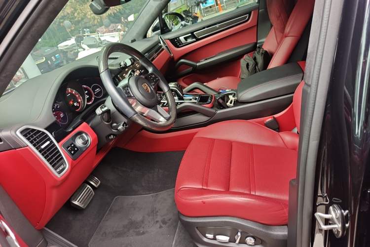 Used Porsche Cayenne 2020 Cayenne S Coupé 2.9T Left Front Seat