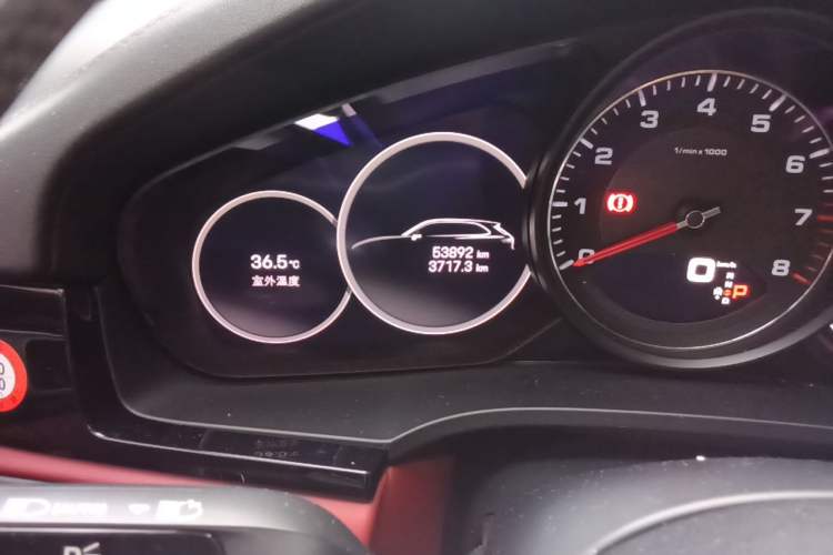 Used Porsche Cayenne 2020 Cayenne S 2.9T Odometer Close Up