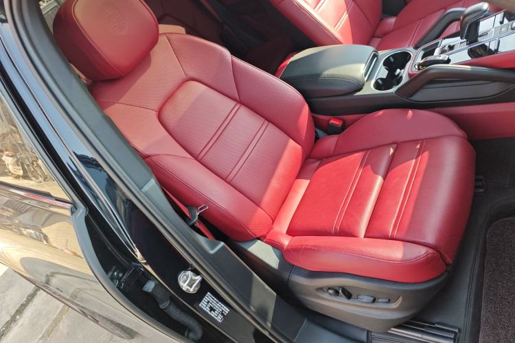 Used Porsche Cayenne 2020 Cayenne S 2.9T Right Front Seat