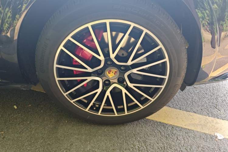 Used Porsche Cayenne 2020 Cayenne S 2.9T Right Front Wheel Hub