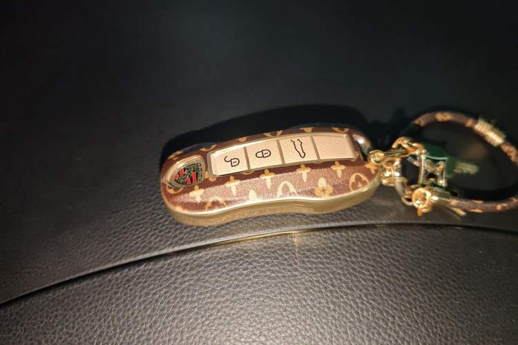 Used Porsche Cayenne  Vehicle Key