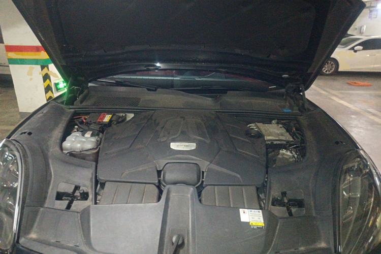 Used Porsche Cayenne 2020 Cayenne S 2.9T Engine Bay