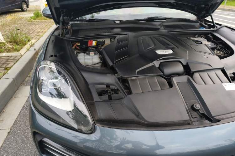 Used Porsche Cayenne  Engine Bay Right