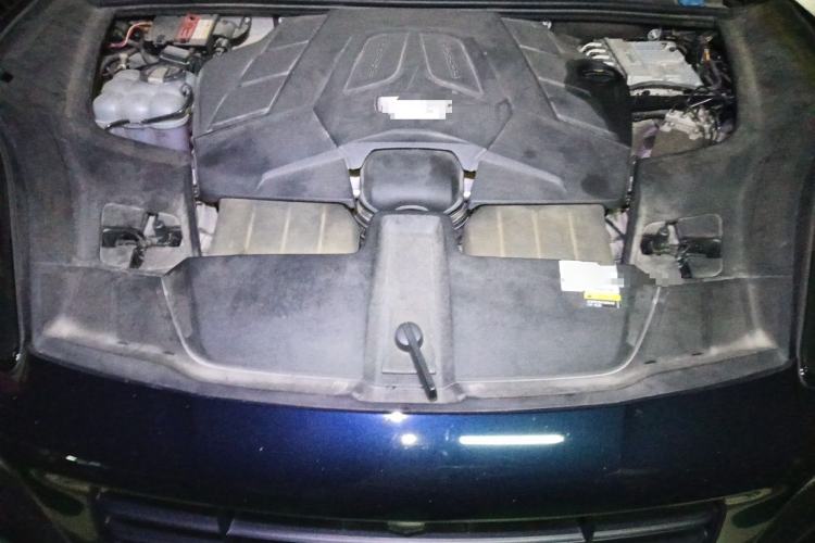 Used Porsche Cayenne 2020 Cayenne S 2.9T Engine Bay