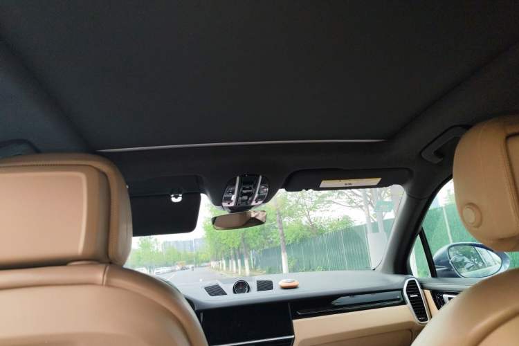 Used Porsche Cayenne  Headliner