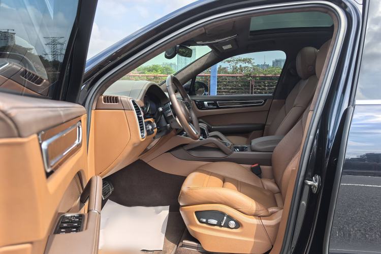 Used Porsche Cayenne 2020 Cayenne S 2.9T Interior 1