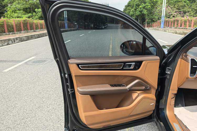 Used Porsche Cayenne 2020 Cayenne S 2.9T Interior 6