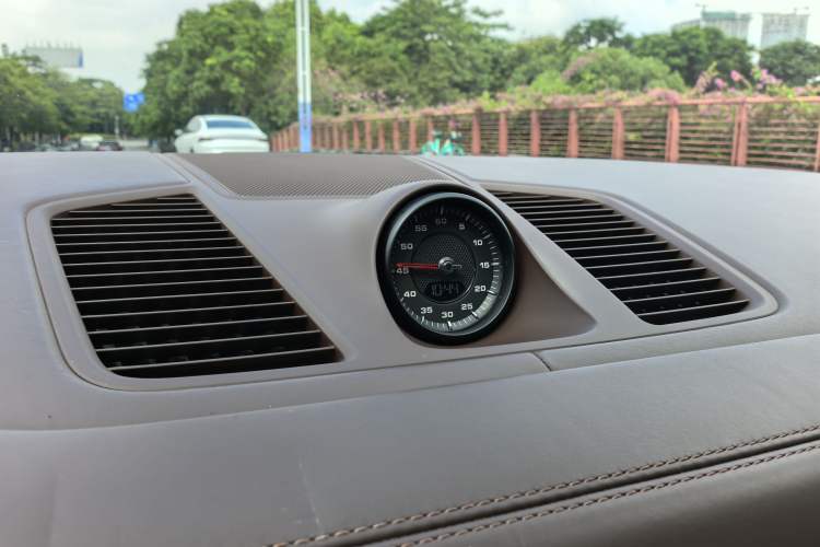 Used Porsche Cayenne 2020 Cayenne S 2.9T Interior 9