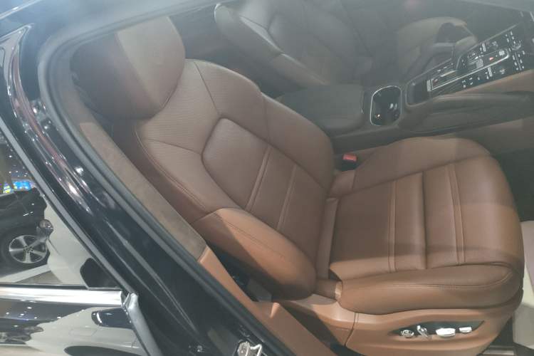 Used Porsche Cayenne 2020 Cayenne S 2.9T Right Front Seat